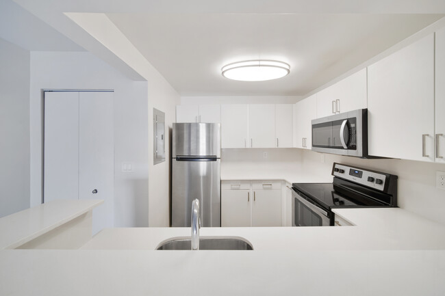 Building Photo - Crespi Apartments