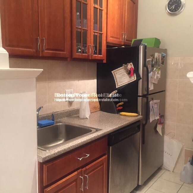 Building Photo - 70 Fenway