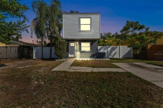 Building Photo - 8737 N Tangerine Pl