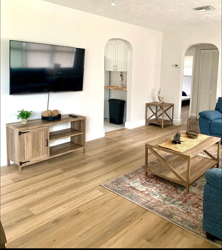 Foto principal - 1330 Parkwood St