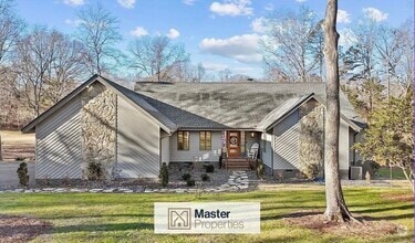 Building Photo - 353 Twin Oaks Dr