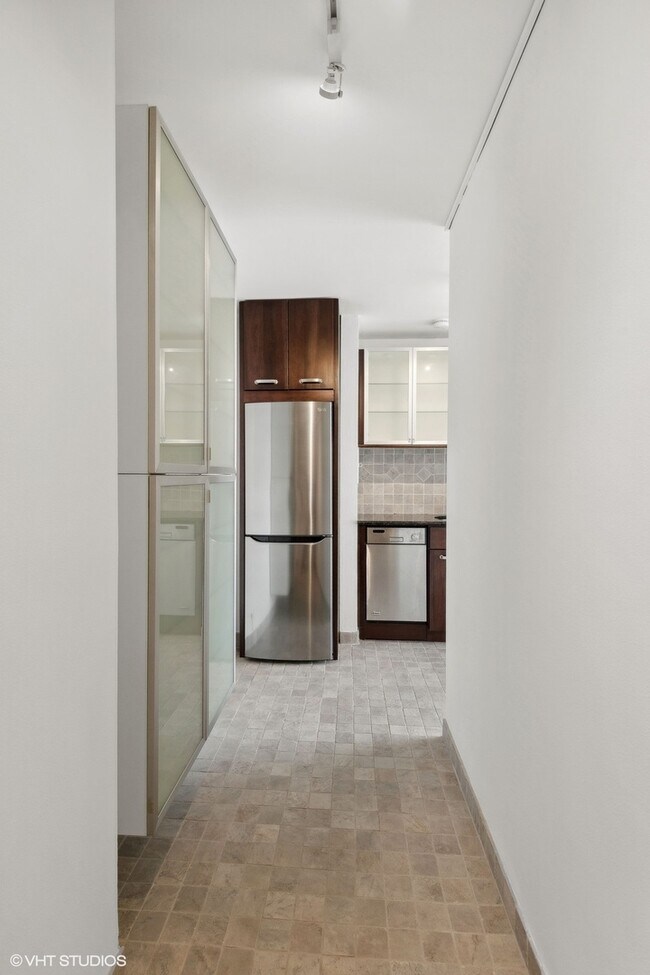 Foto del edificio - 3550 N Lake Shore Dr