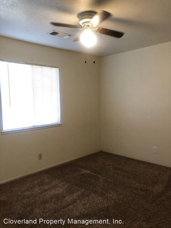 Building Photo - 3 br, 2 bath House - 37 E. Wallis Ave.