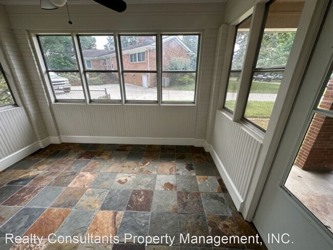 Building Photo - 3 br, 2 bath House - 1504 Pinehurst Drive
