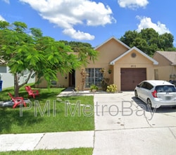 Building Photo - 8915 Camino Villa Blvd