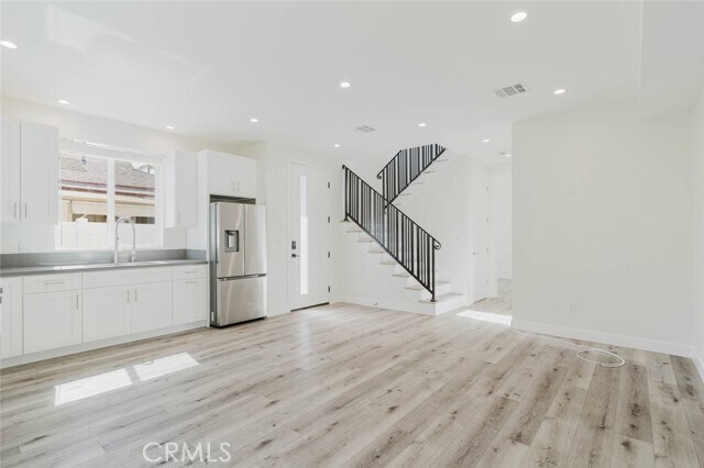Building Photo - 8107 Lemona Ave