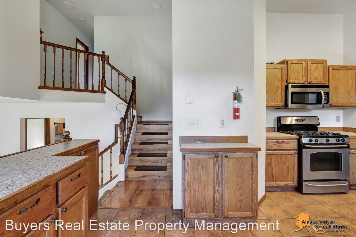 Primary Photo - 5 br, 3 bath House - 6955 Caravelle Dr