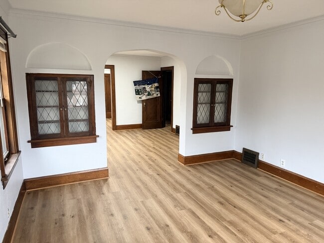 Building Photo - 907 15th St