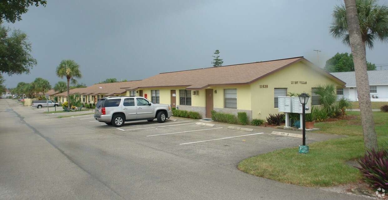 Primary Photo - Lu Roy Villas