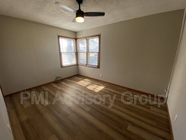 Foto del edificio - 2020 SW Atwood Ave
