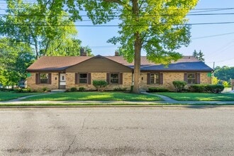 Building Photo - 242-242 Southlawn Ave