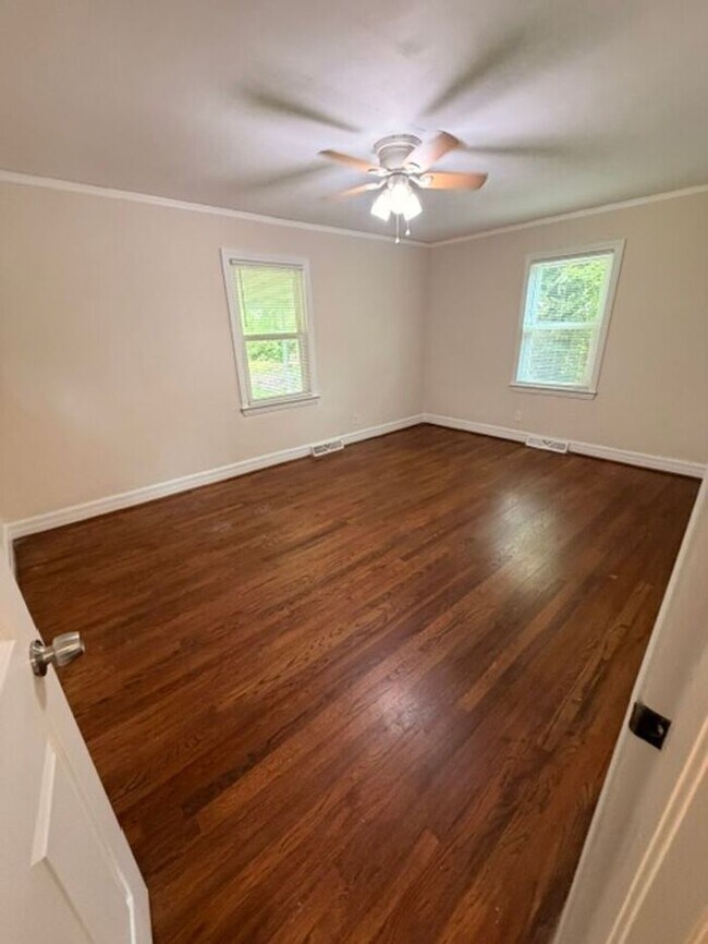Building Photo - Cute 2 Bedroom in Taylors, SC!