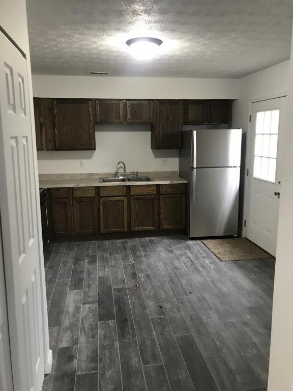Foto principal - 1241 Green Valley Dr
