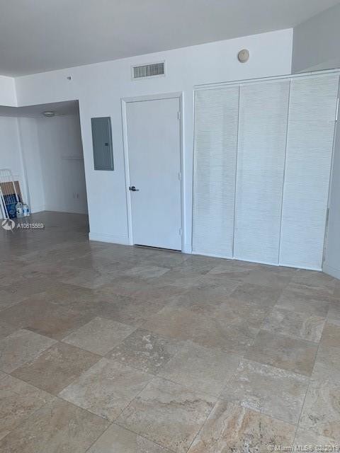 Foto del edificio - 350 S Miami Ave