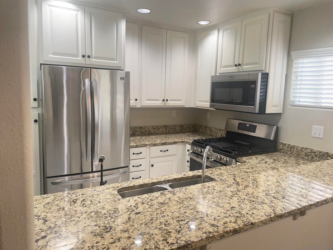 Foto principal - 12604 Carmel Country Rd