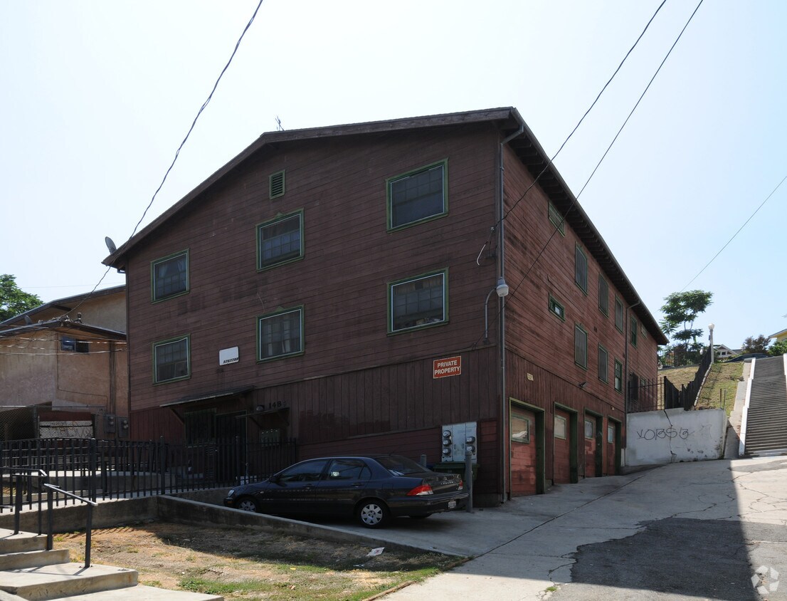 Foto del edificio - 1484 Wallace Ave