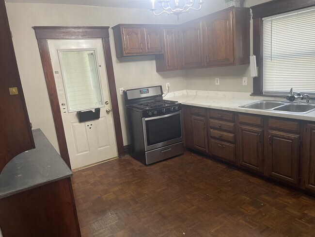 Foto del edificio - 607 N Sycamore St