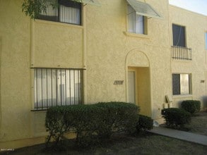 Building Photo - 5710 N 43rd Ln
