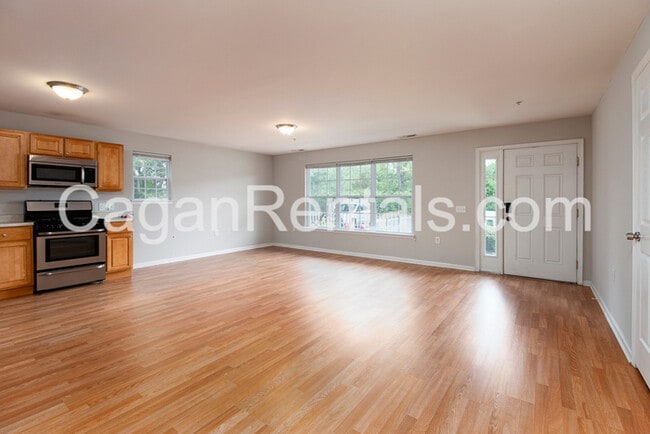 Building Photo - 511 Sunflower Way