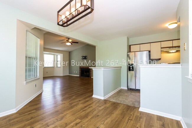 Foto del edificio - Beautiful 2 Bed / 2 Bath second-floor condo in Rose Hollow community!