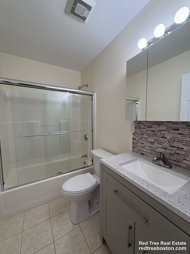 Foto del edificio - 1801 Beacon St