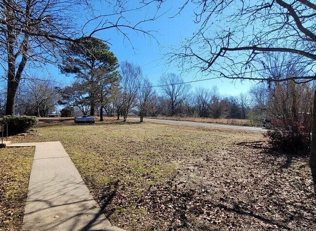 Building Photo - 415641 E 1094 Rd