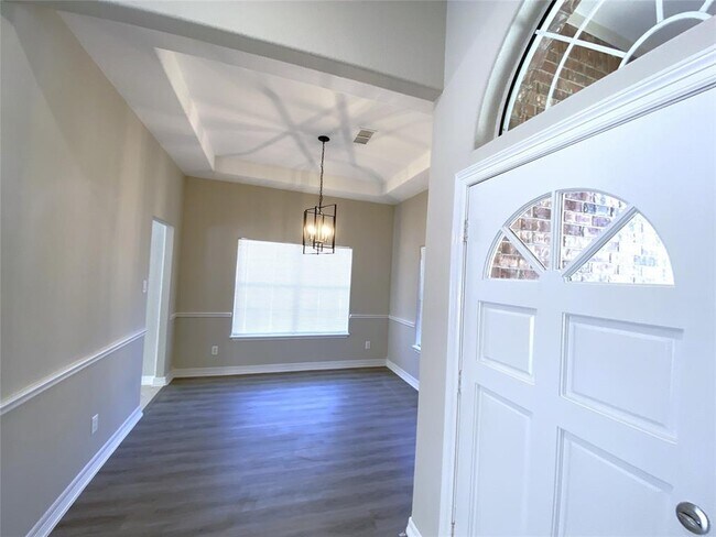 Building Photo - 25564 Dogwood Ln