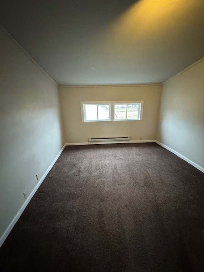 Building Photo - 1713 Hoagland Ave