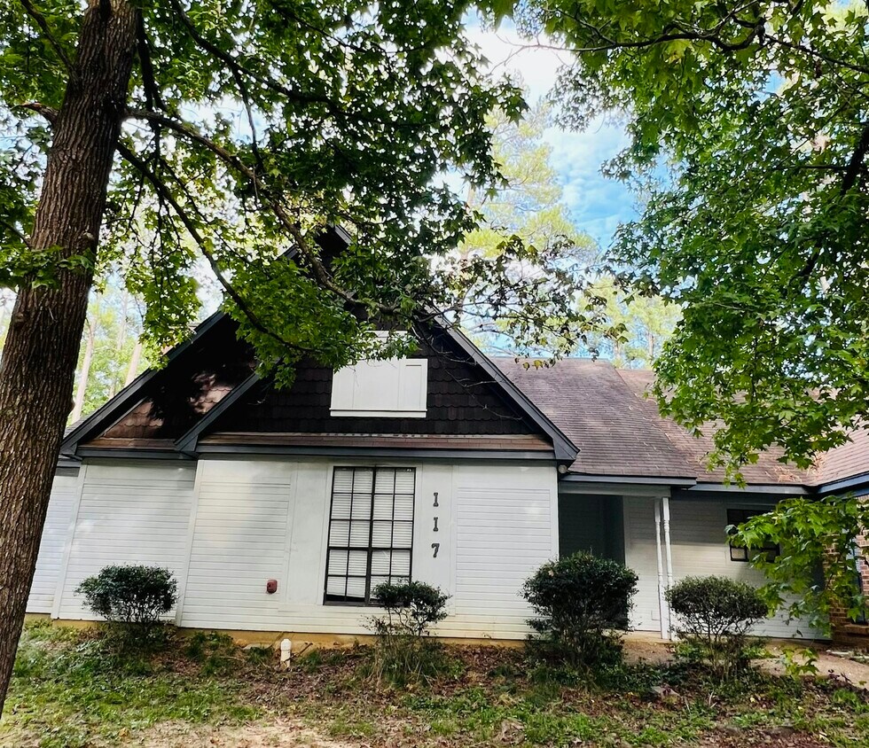 Foto principal - 117 Bent Creek Cir N