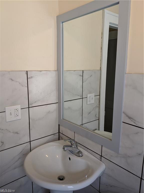 Building Photo - 3304 E 118th St