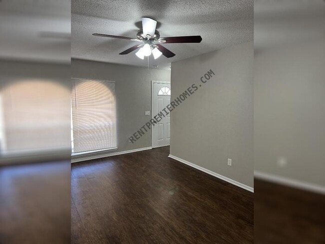 Photo - 981 NW 5th St House