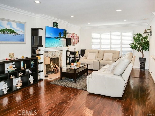 Building Photo - 1221 N McLean Dr
