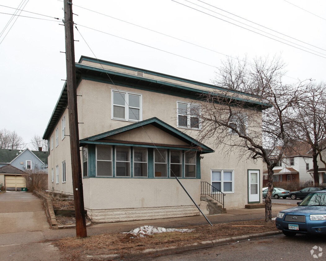 Building Photo - 421 23rd Ave NE