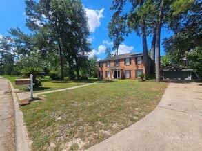 Building Photo - 17911 Beaver Creek Dr