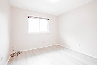 Building Photo - 1103 W Brompton Dr