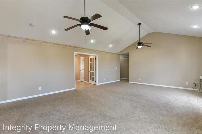 Building Photo - 5 br, 3 bath House - 429 Eastlawn