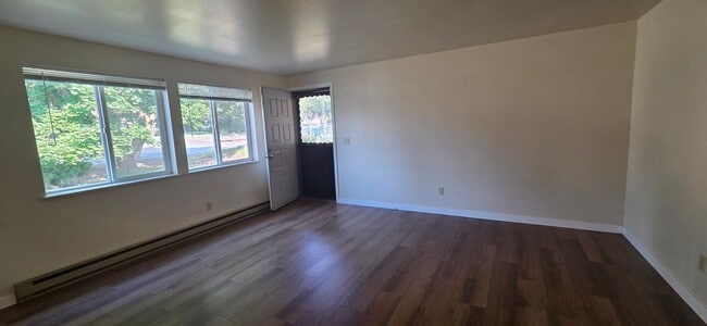 Building Photo - 9656 N Hillview Dr