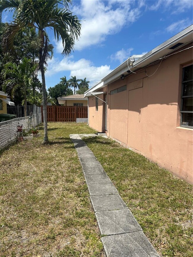 Foto del edificio - 211 SE 9th Ct