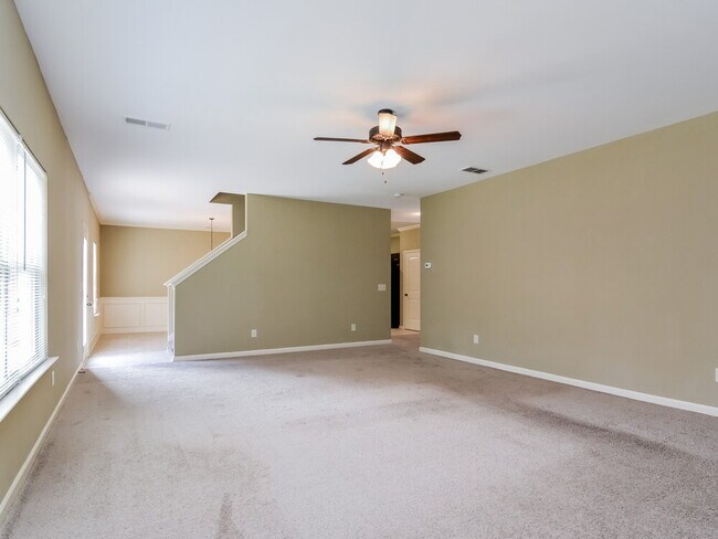Foto del edificio - 770 Helm Ln NW