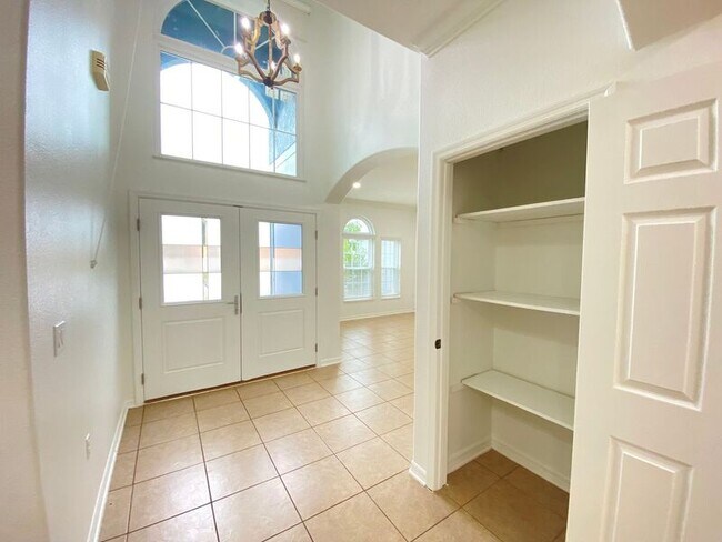 Foto del edificio - 13110 Moss Park Ridge Dr