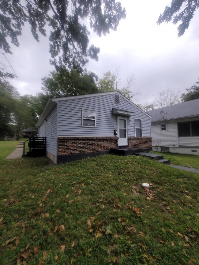 Building Photo - 6551 Plymouth Ave
