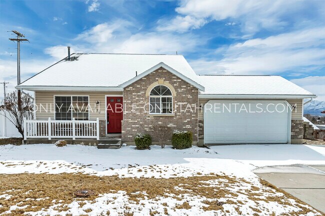 Building Photo - 319 W 2325 N