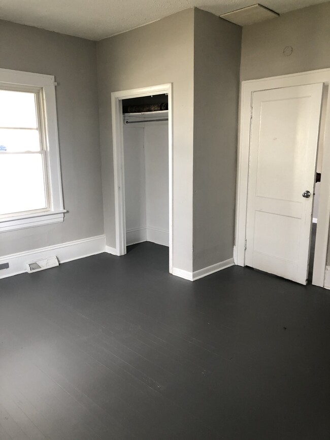 Building Photo - 1315 Stewart Avenue Southeast, Unit 1