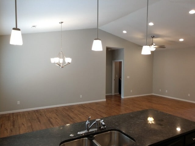 Building Photo - 3 Bedroom, 2 Bath East Side home with upgr...