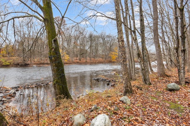 Building Photo - 1701 Farmington Ave