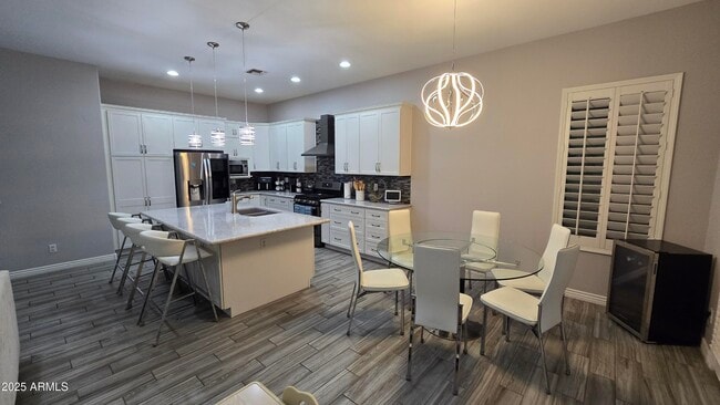 Building Photo - 17591 W Dahlia Dr