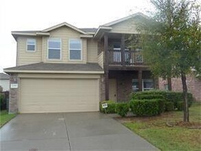 Building Photo - 2408 Emerald Ln