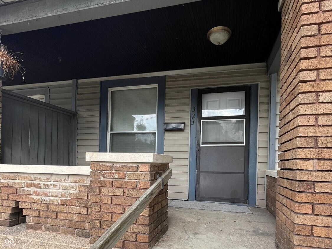 Foto principal - 323 N Rural St