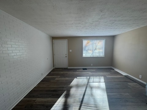 Building Photo - 907 Dover Dr