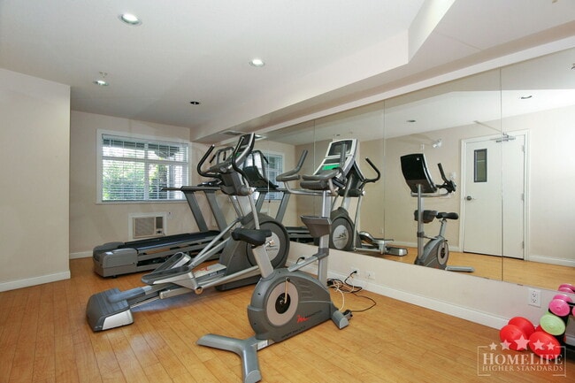 Building Photo - 1 Bed 1 Bath in Madison Crossing